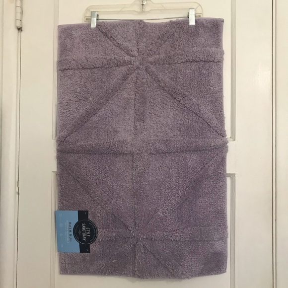 NWT Bathroom Purple Rug ๐ - Picture 1 of 4